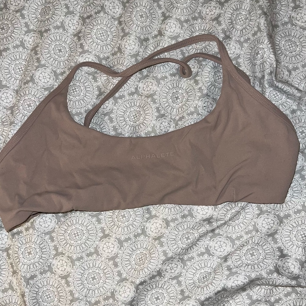 Alphalete sports bra